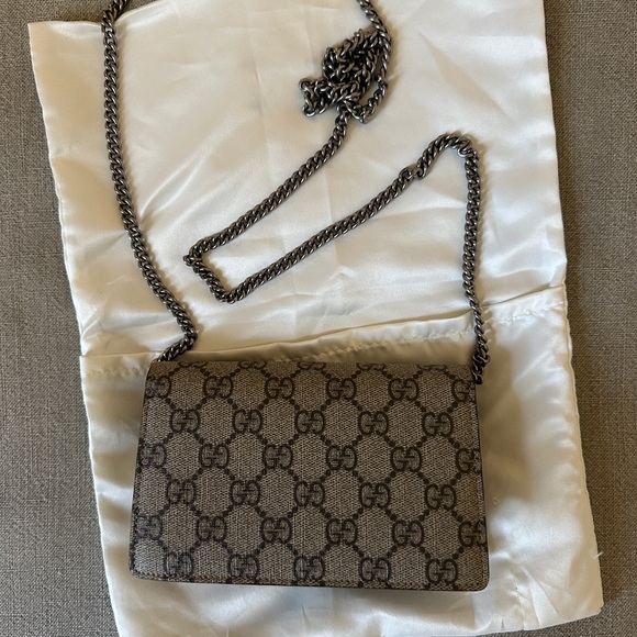 GUCCI DIONYSUS GG SUPREME SUPER MINI (Authentic) - Picture 7 of 16